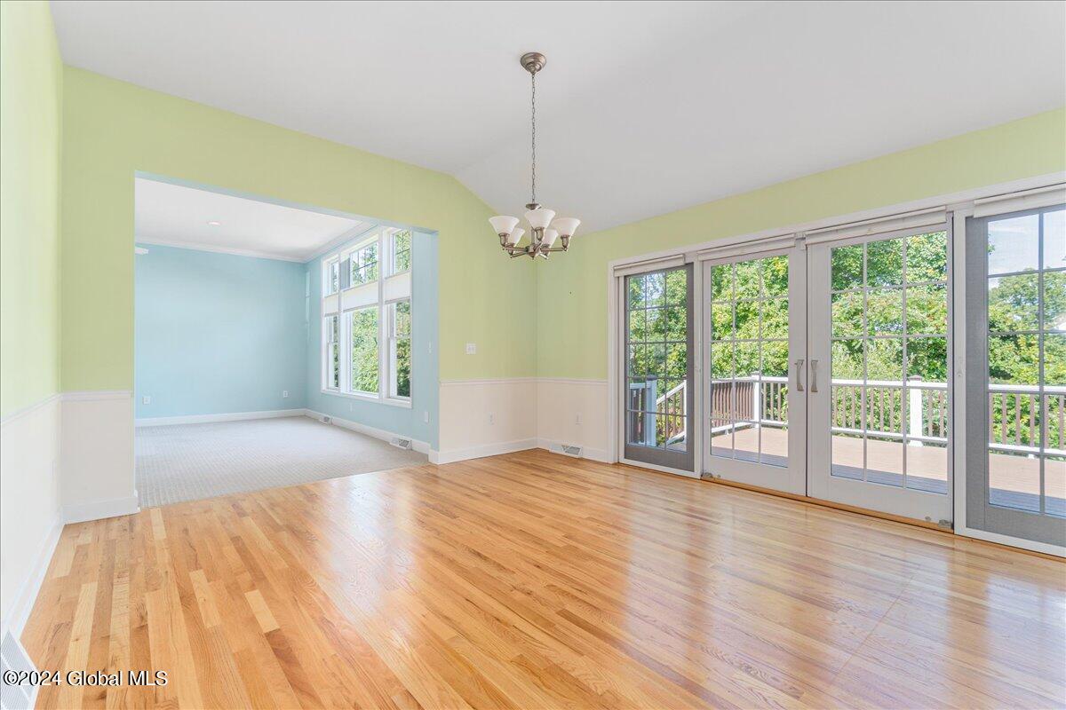 10 Chantrey Boulevard
