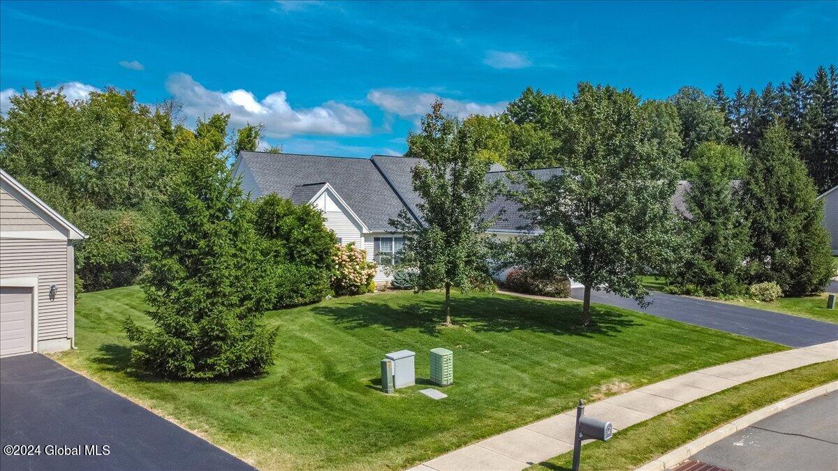 10 Chantrey Boulevard