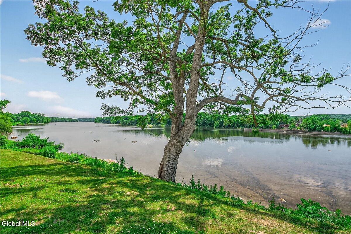 2921 River Road