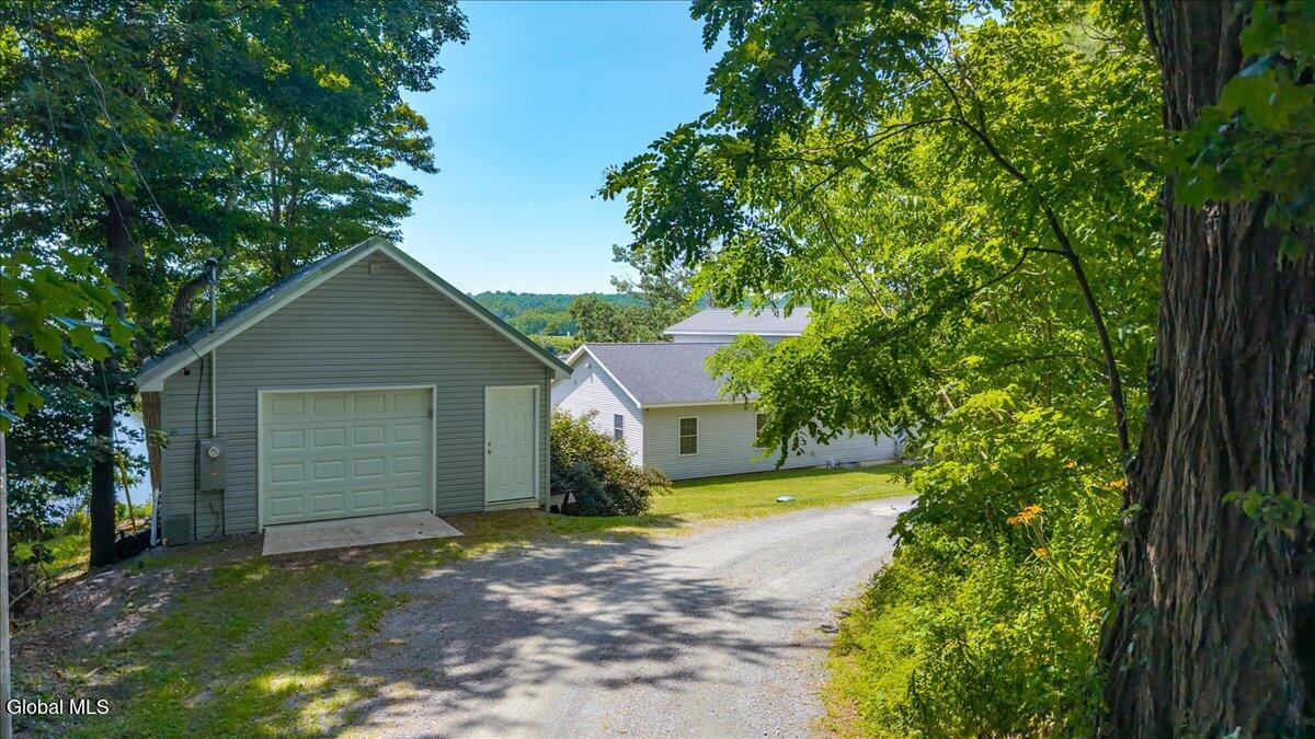 2921 River Road