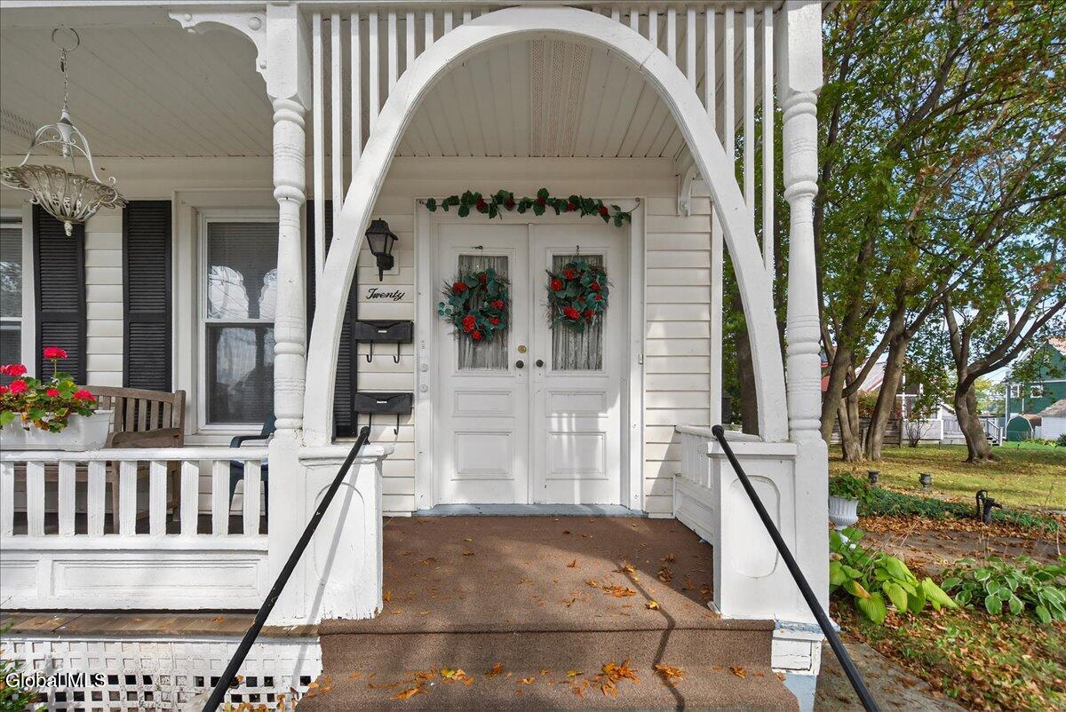 20 Saratoga Avenue