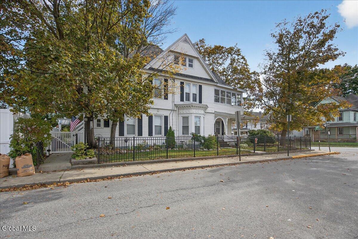 20 Saratoga Avenue