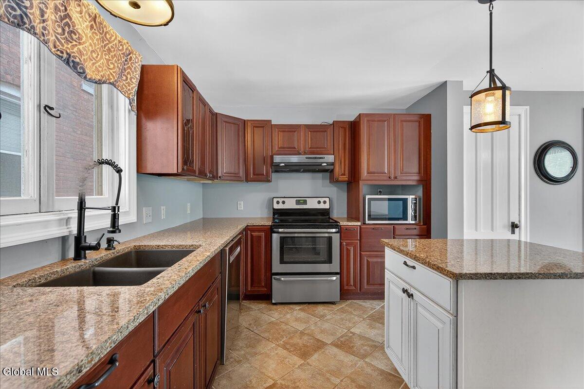 211 N 5th Avenue