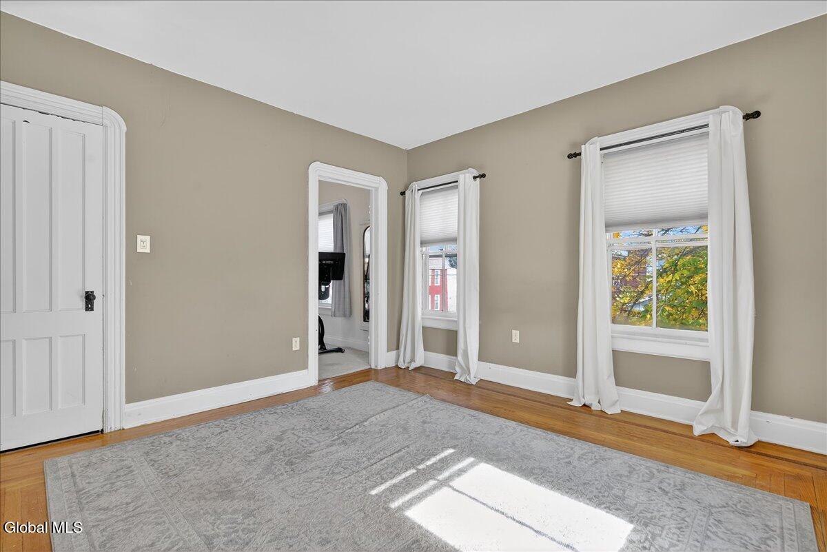 211 N 5th Avenue