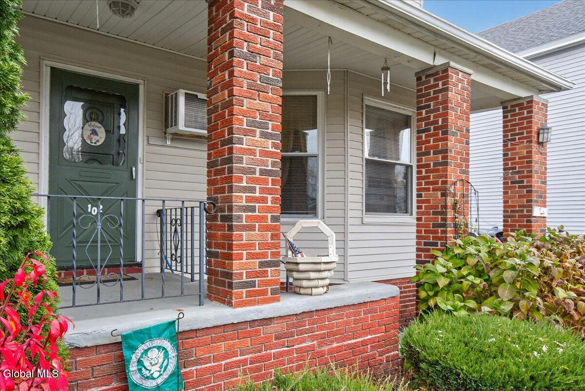 102 S Crystal Street