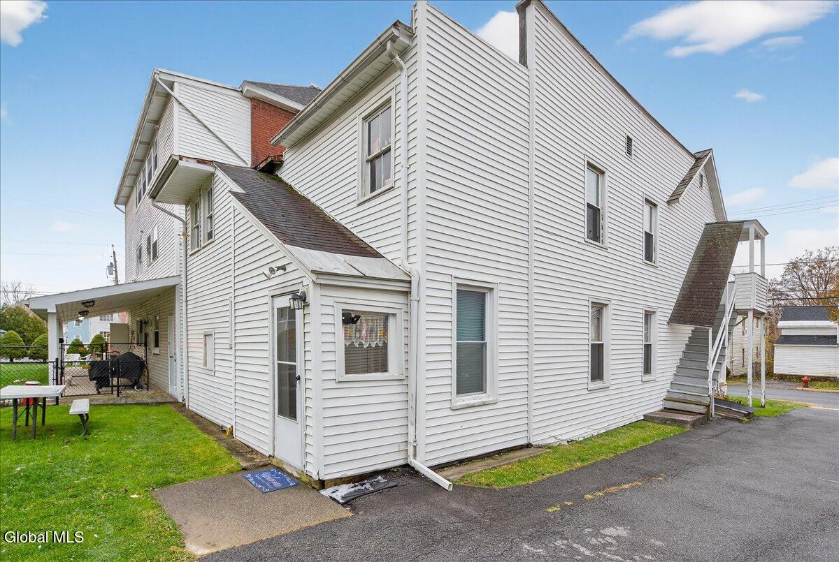 220 Saratoga Avenue