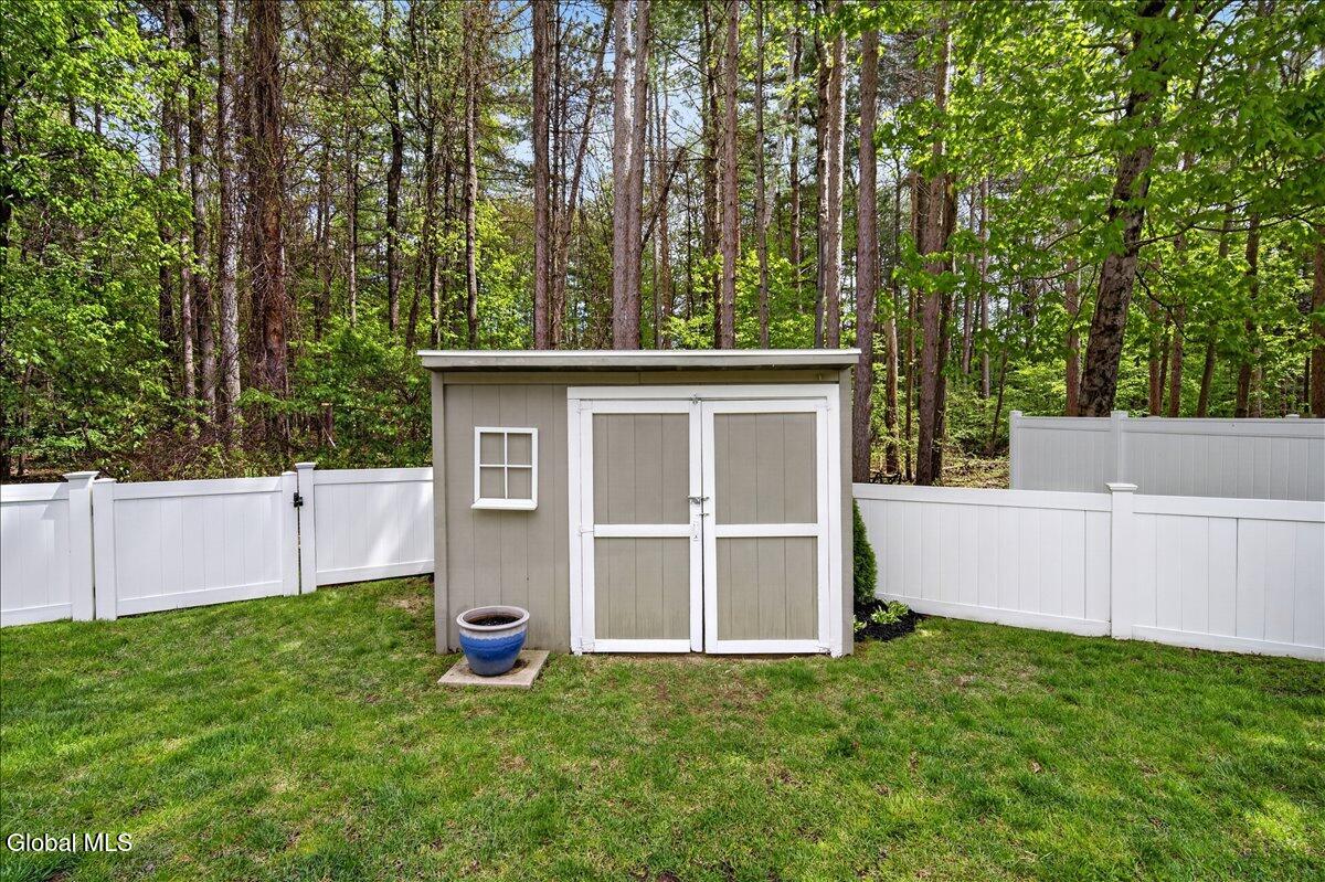 123 Thimbleberry Road