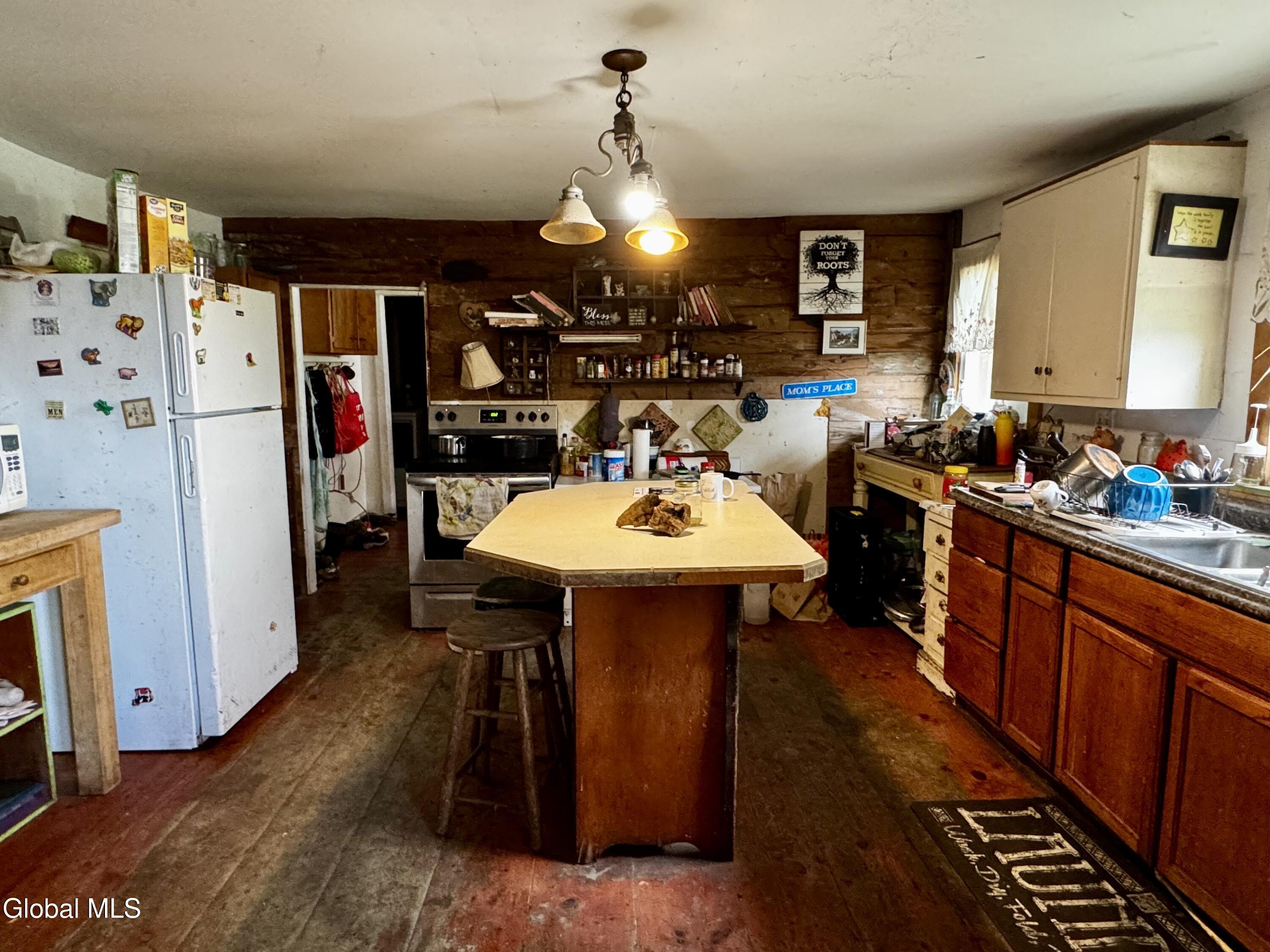 21 River Road