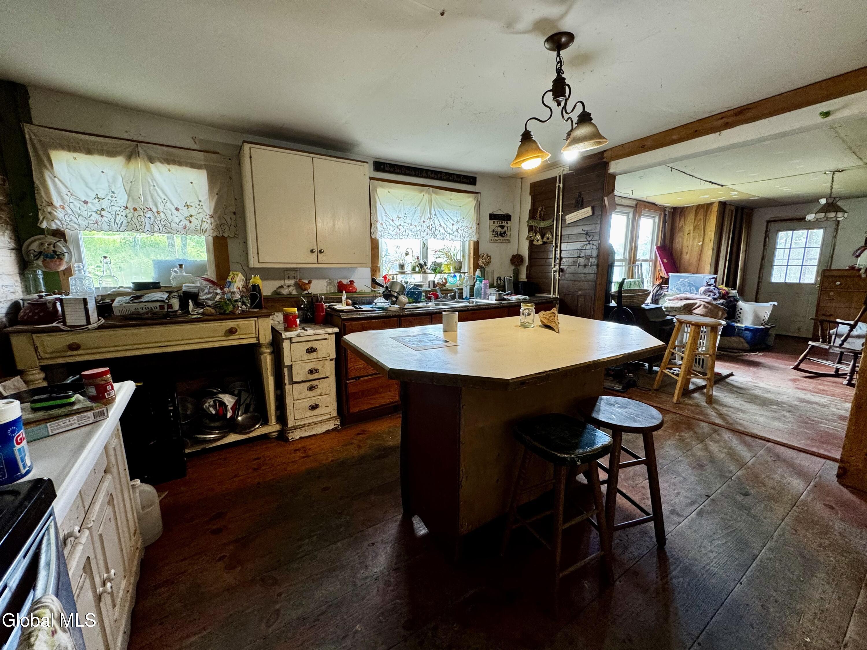 21 River Road