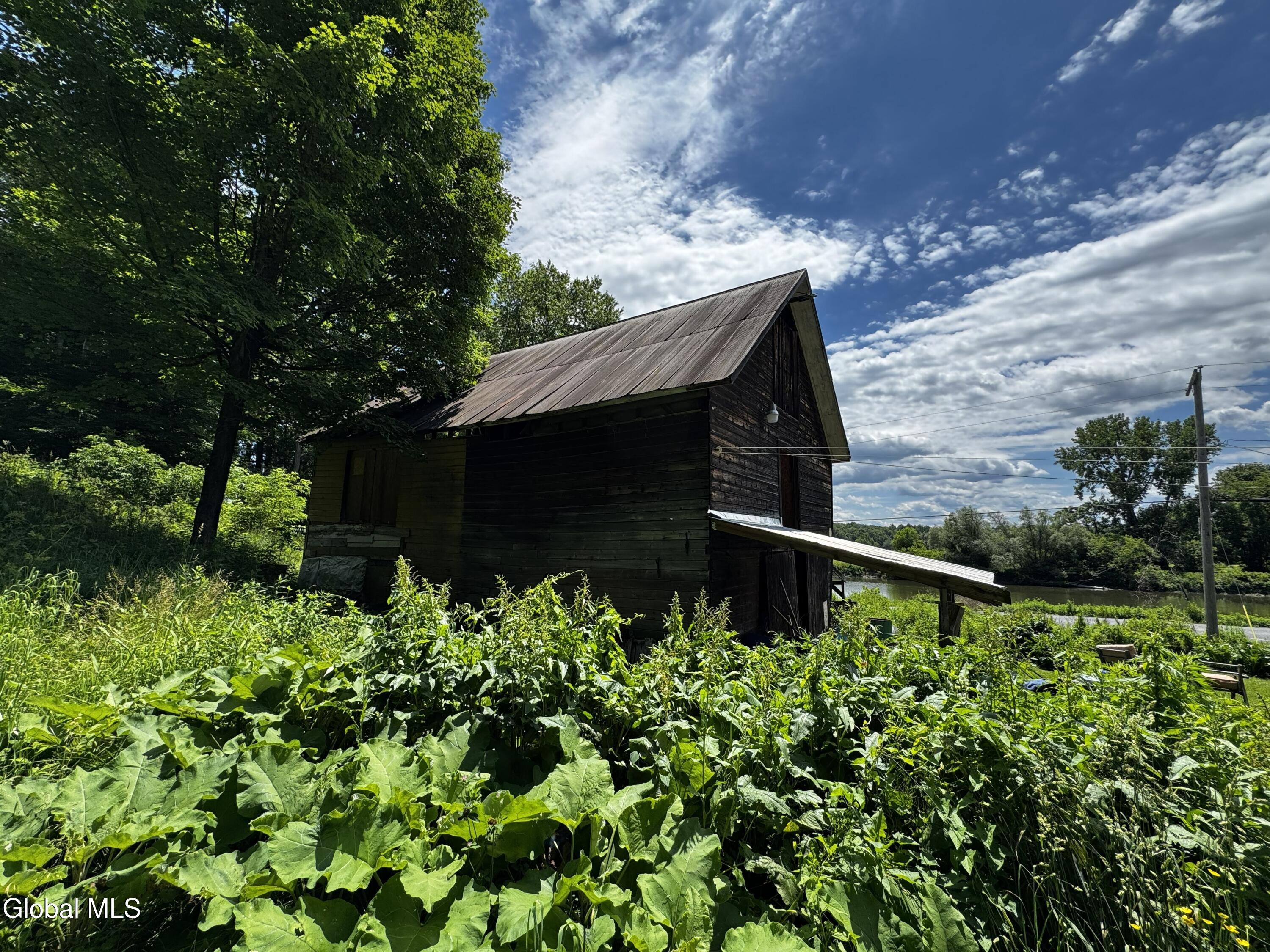 21 River Road