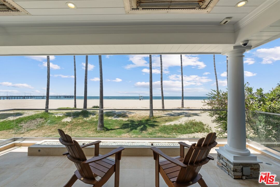 2705 Ocean Front Walk