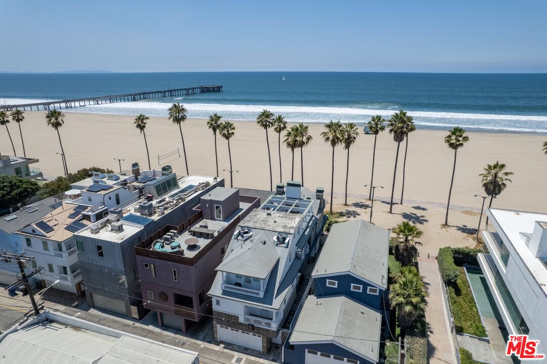 2705 Ocean Front Walk