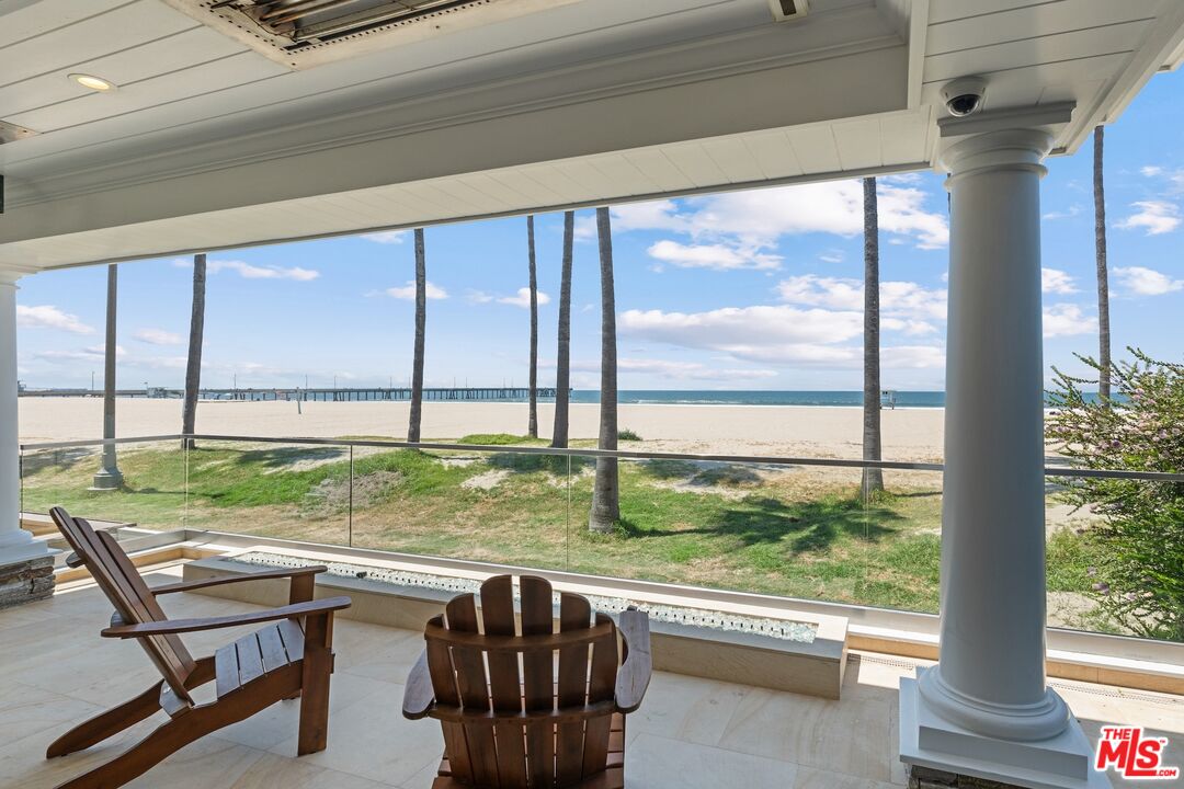 2705 Ocean Front Walk