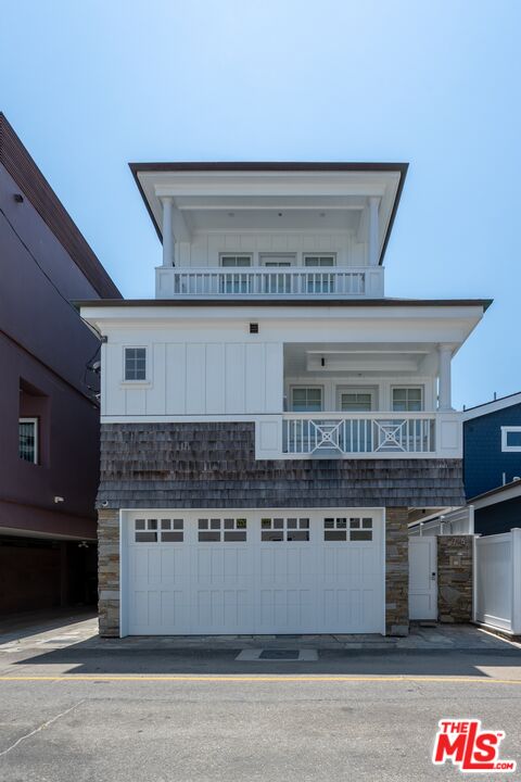 2705 Ocean Front Walk