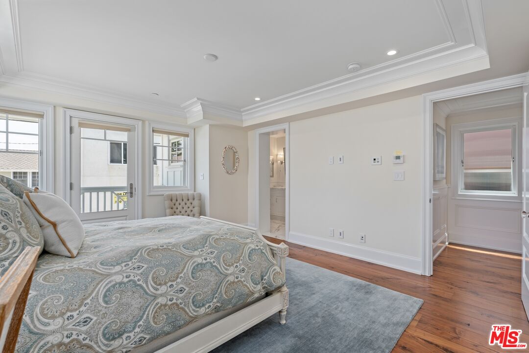 2705 Ocean Front Walk