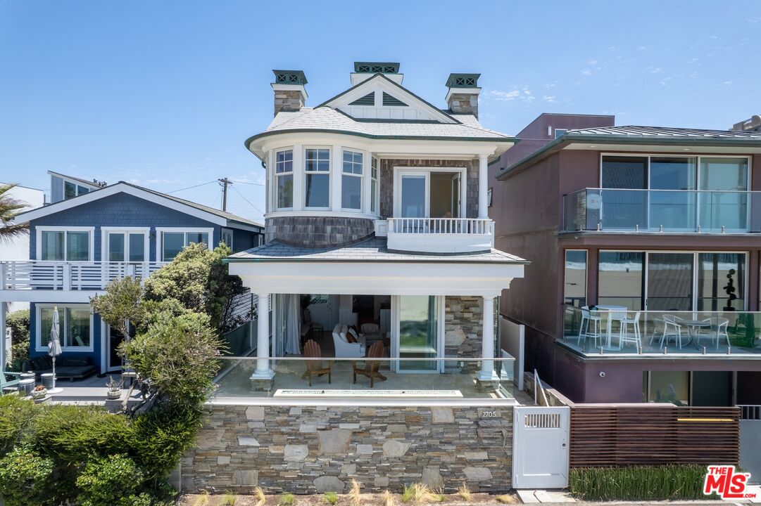 2705 Ocean Front Walk