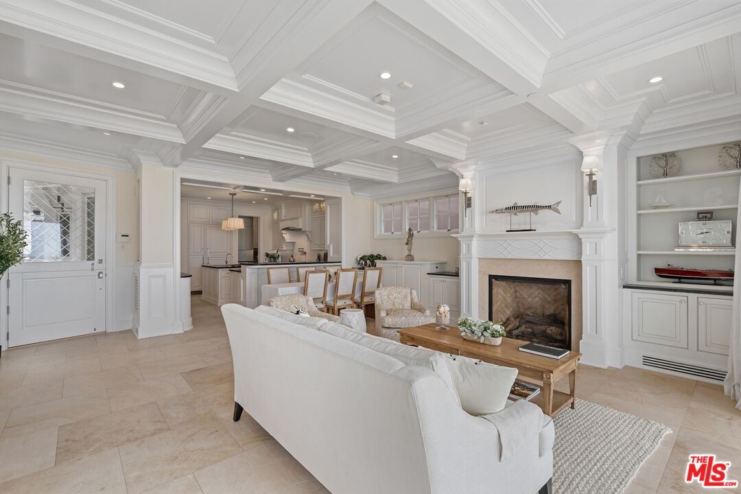 2705 Ocean Front Walk