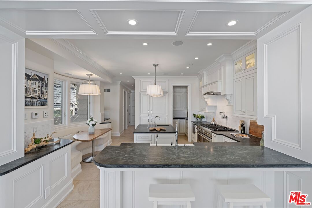 2705 Ocean Front Walk