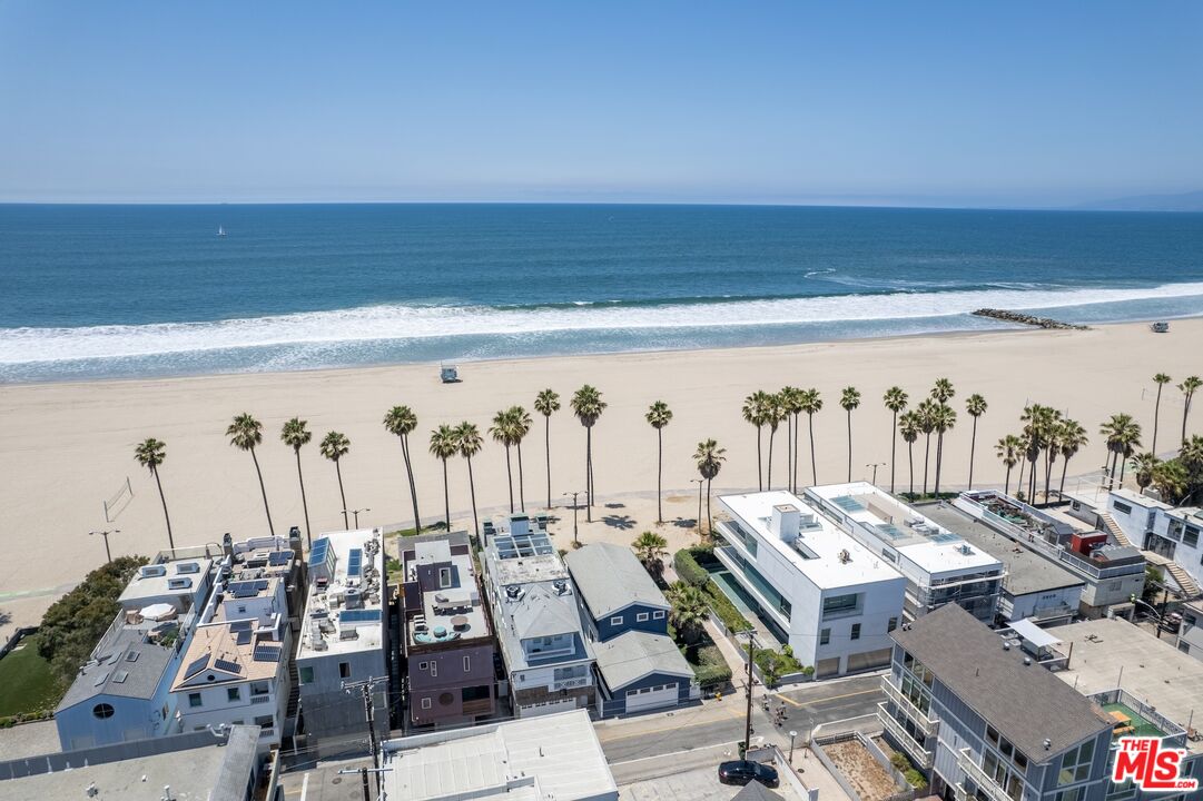 2705 Ocean Front Walk