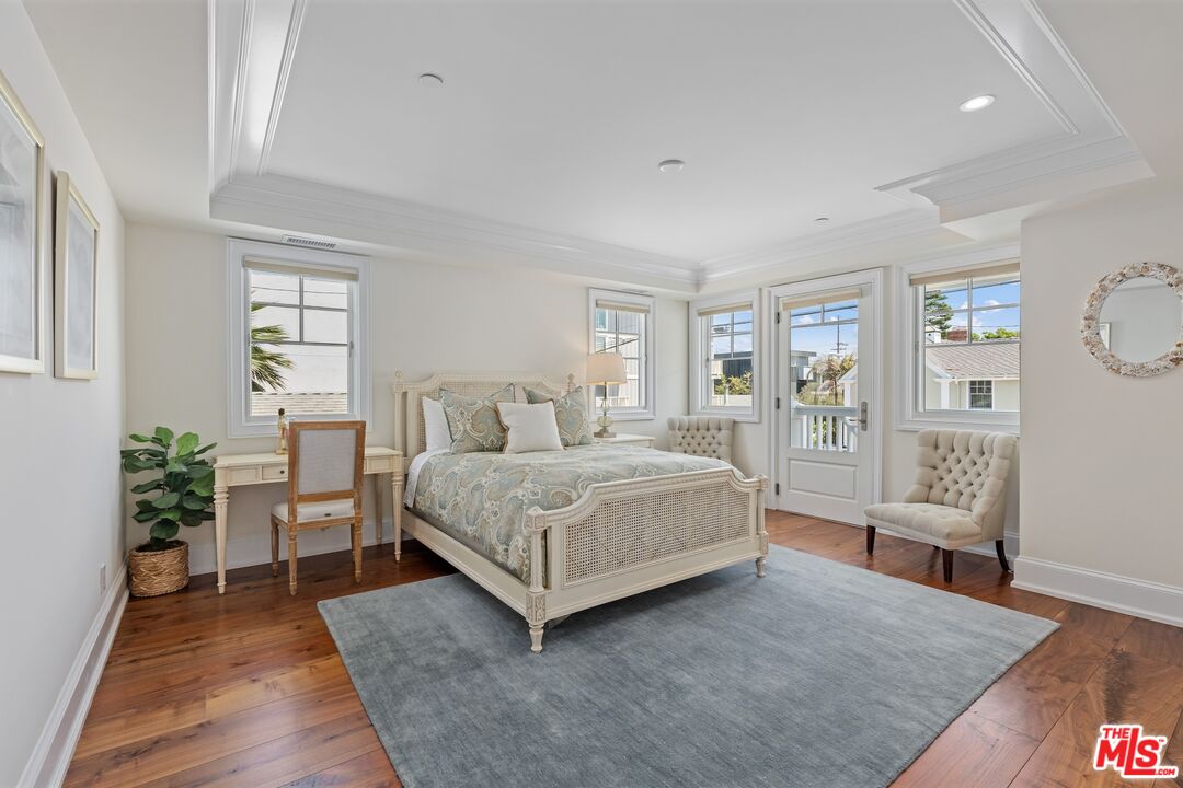 2705 Ocean Front Walk