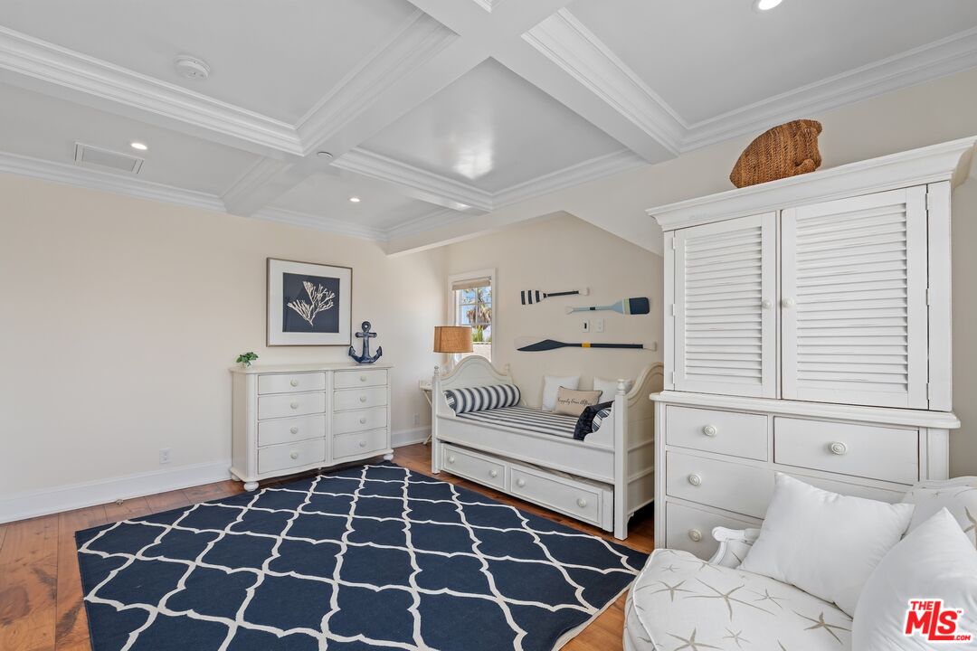 2705 Ocean Front Walk