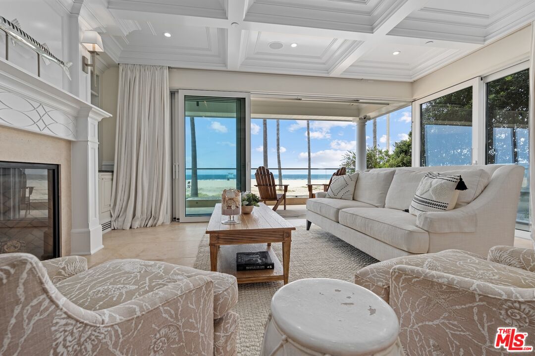 2705 Ocean Front Walk