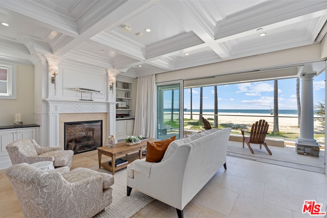 2705 Ocean Front Walk