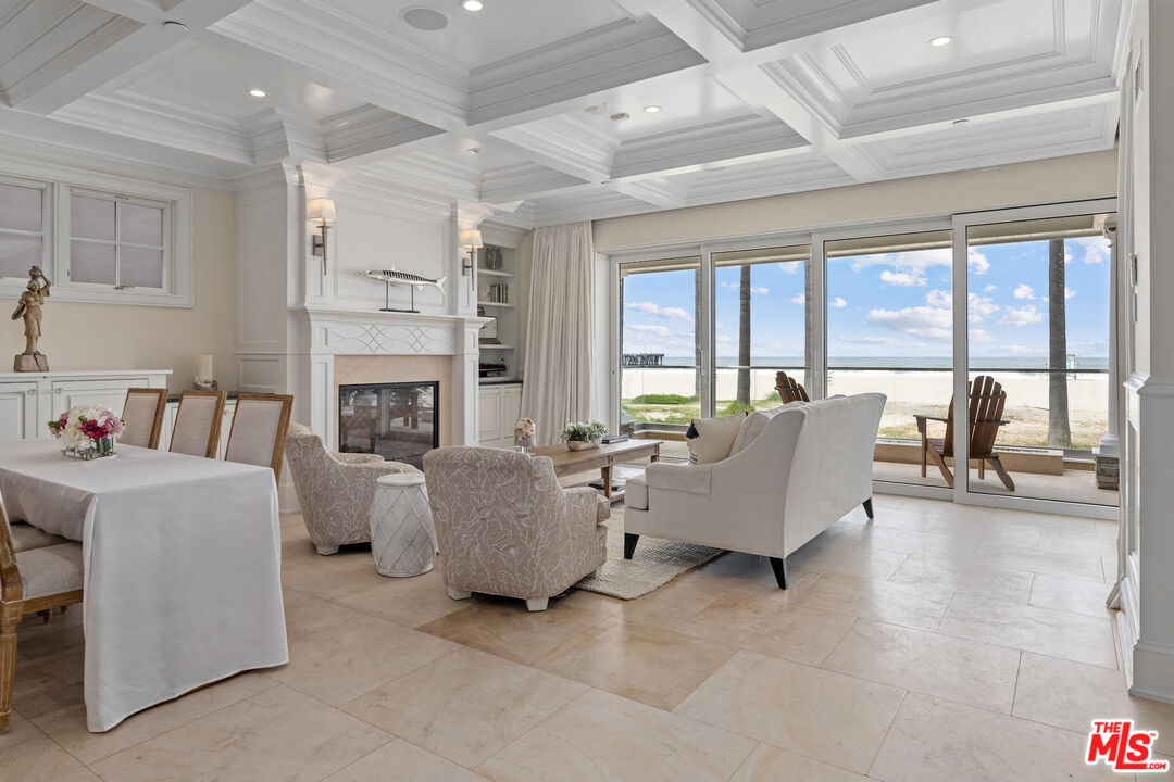 2705 Ocean Front Walk