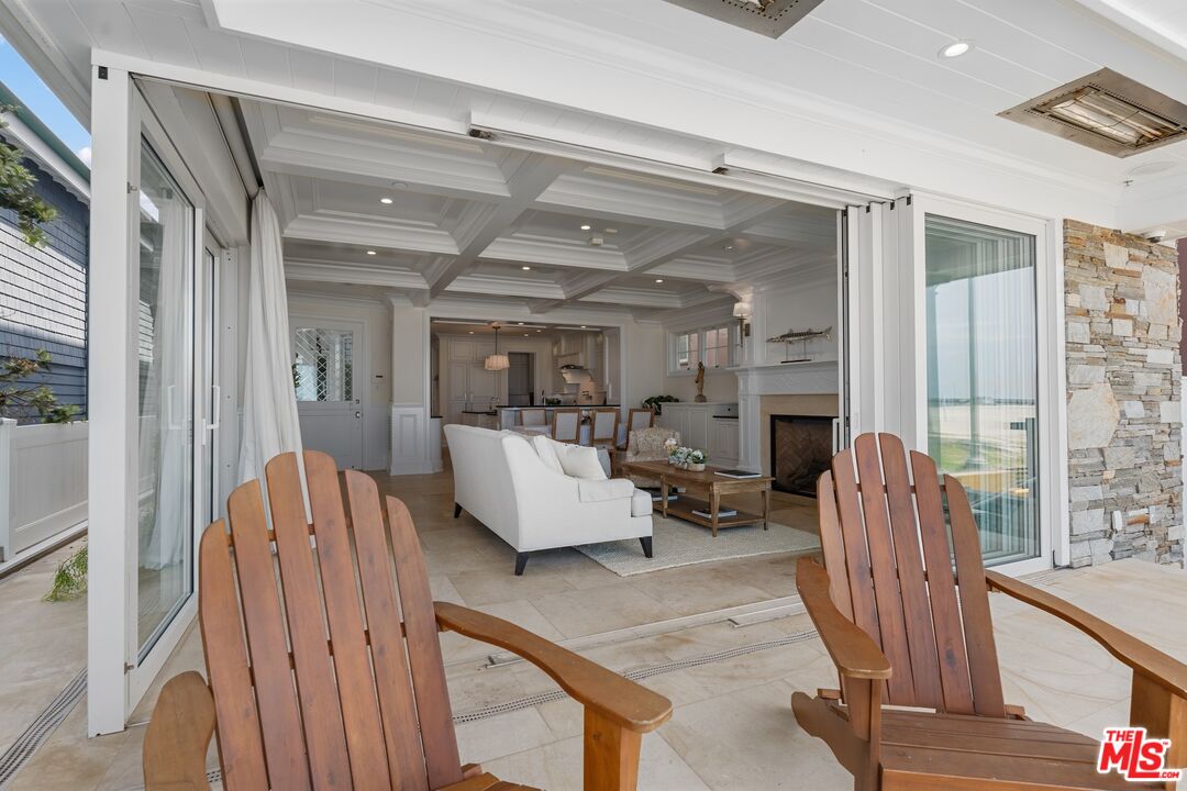 2705 Ocean Front Walk