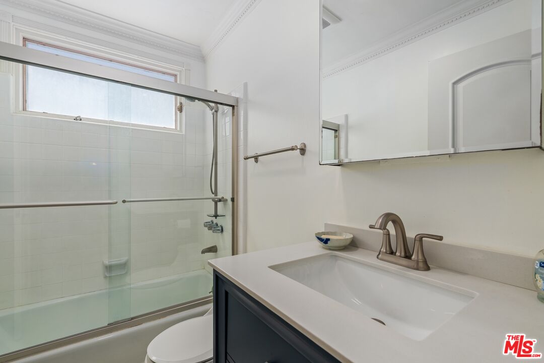 20 Ketch St Unit: 1