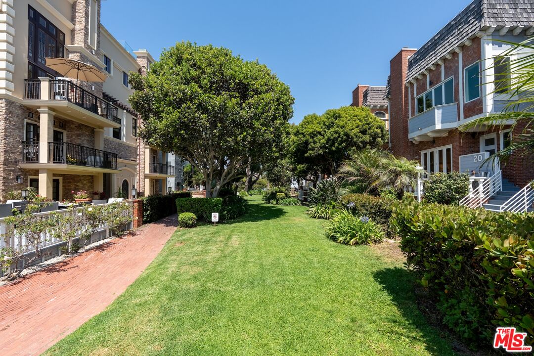 20 Ketch St Unit: 1