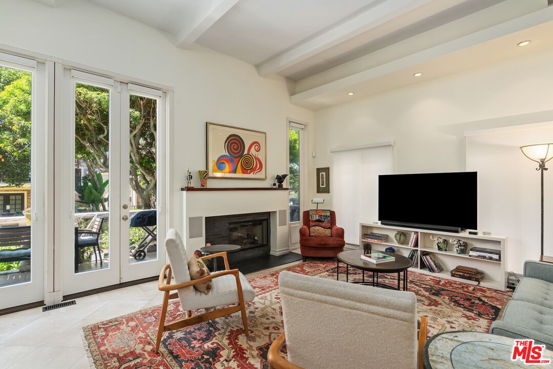 20 Ketch St Unit: 1