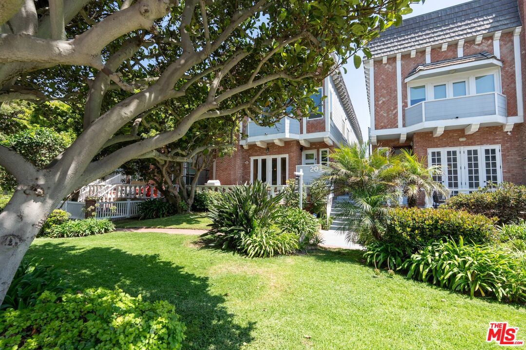 20 Ketch St Unit: 1