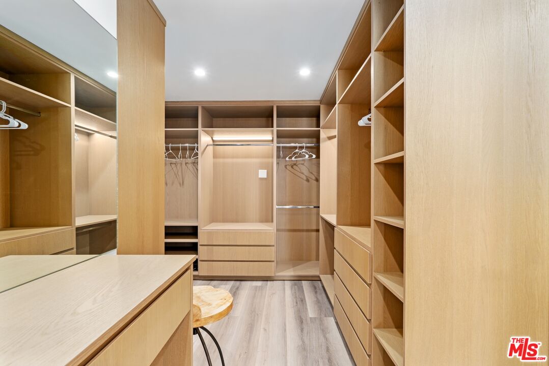 3806 Ocean Front Walk Unit: 2