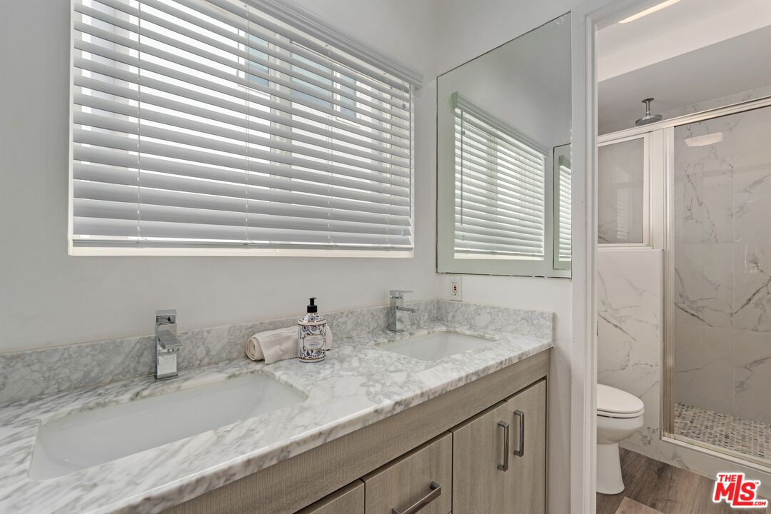 3806 Ocean Front Walk Unit: 2