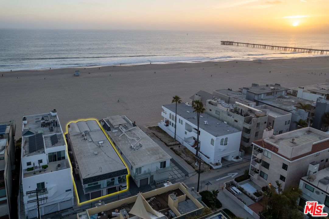3806 Ocean Front Walk Unit: 2