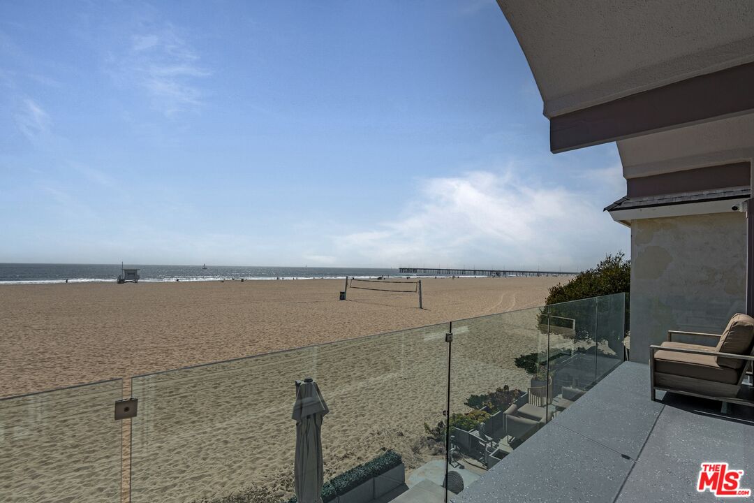 3806 Ocean Front Walk Unit: 2