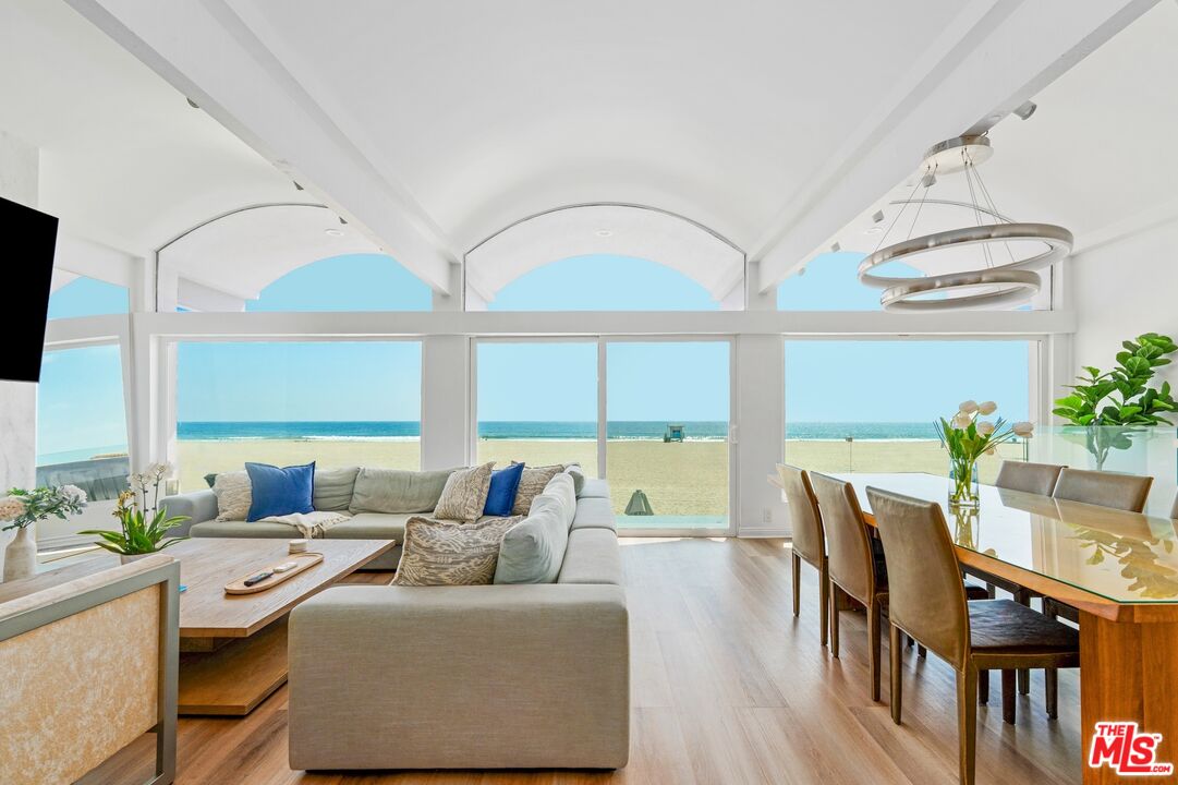 3806 Ocean Front Walk Unit: 2