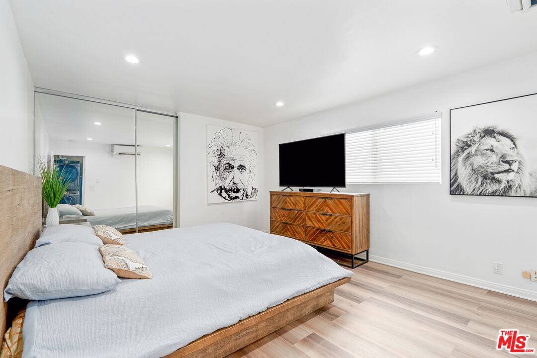 3806 Ocean Front Walk Unit: 2