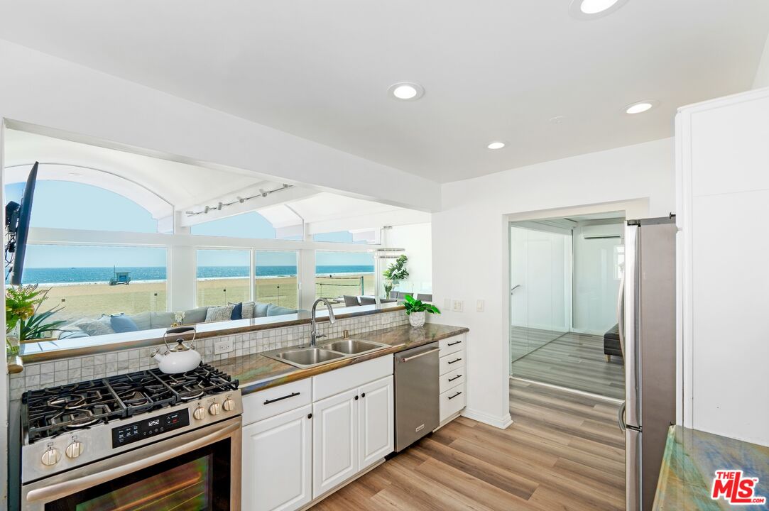 3806 Ocean Front Walk Unit: 2