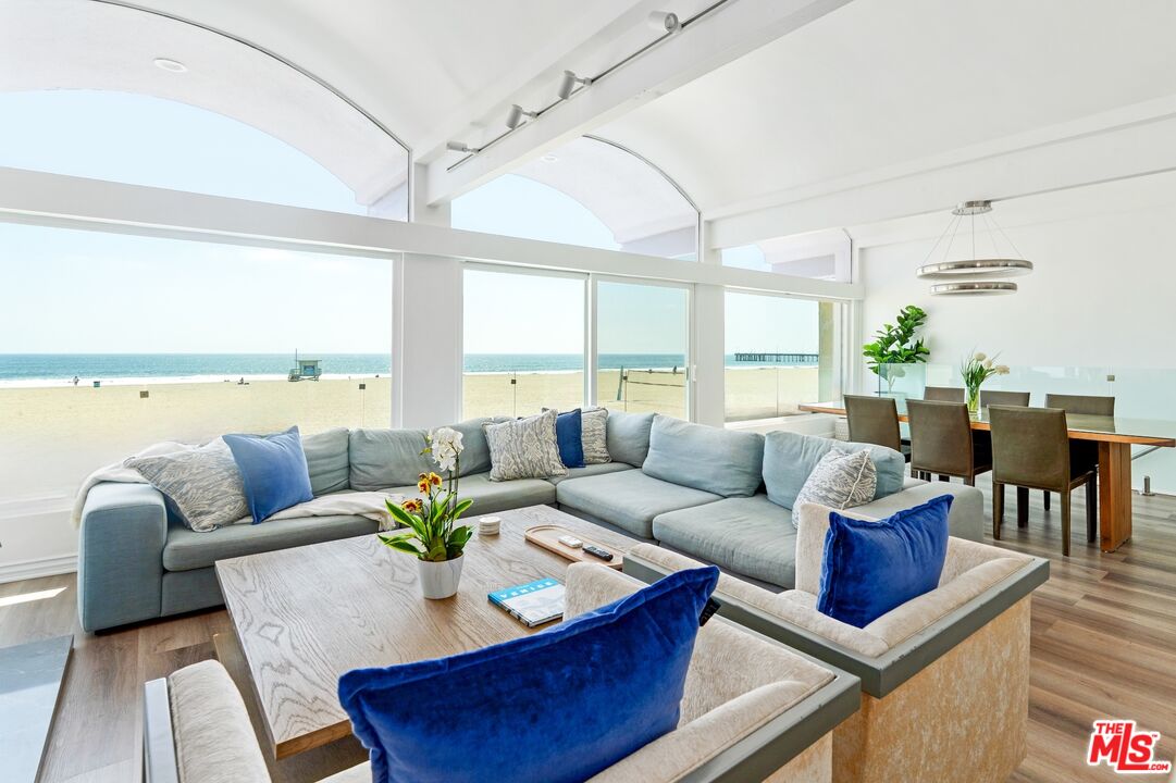 3806 Ocean Front Walk Unit: 2