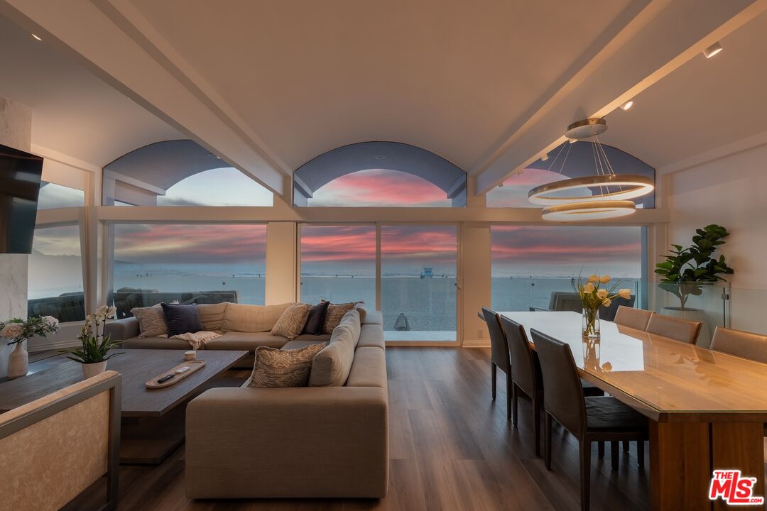 3806 Ocean Front Walk Unit: 2