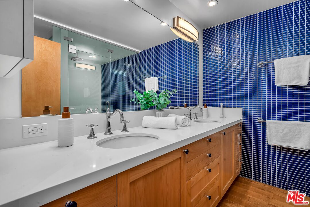 4 Lighthouse St Unit: 13