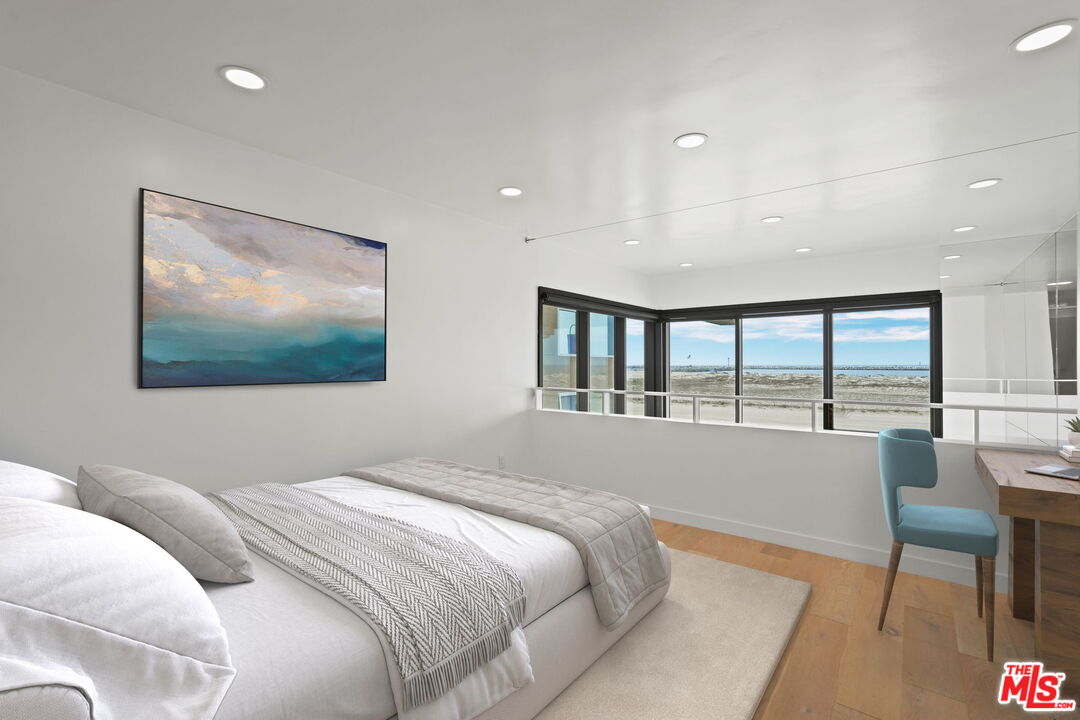 6 Voyage St Unit: 108