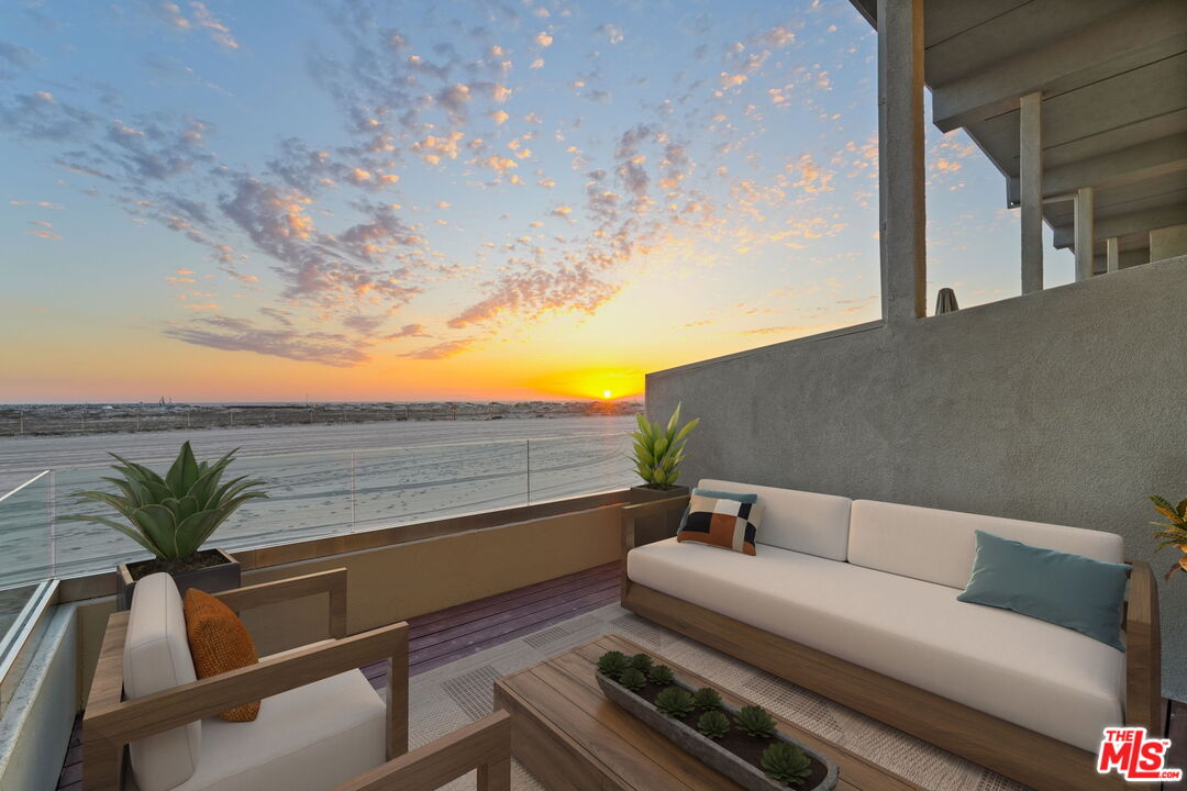 6 Voyage St Unit: 108