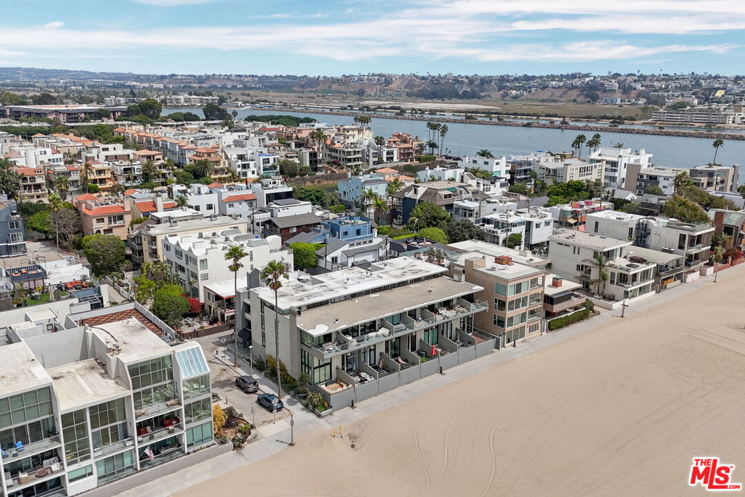 6 Voyage St Unit: 108