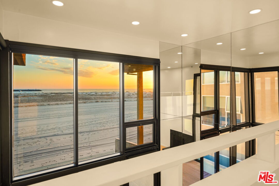 6 Voyage St Unit: 108