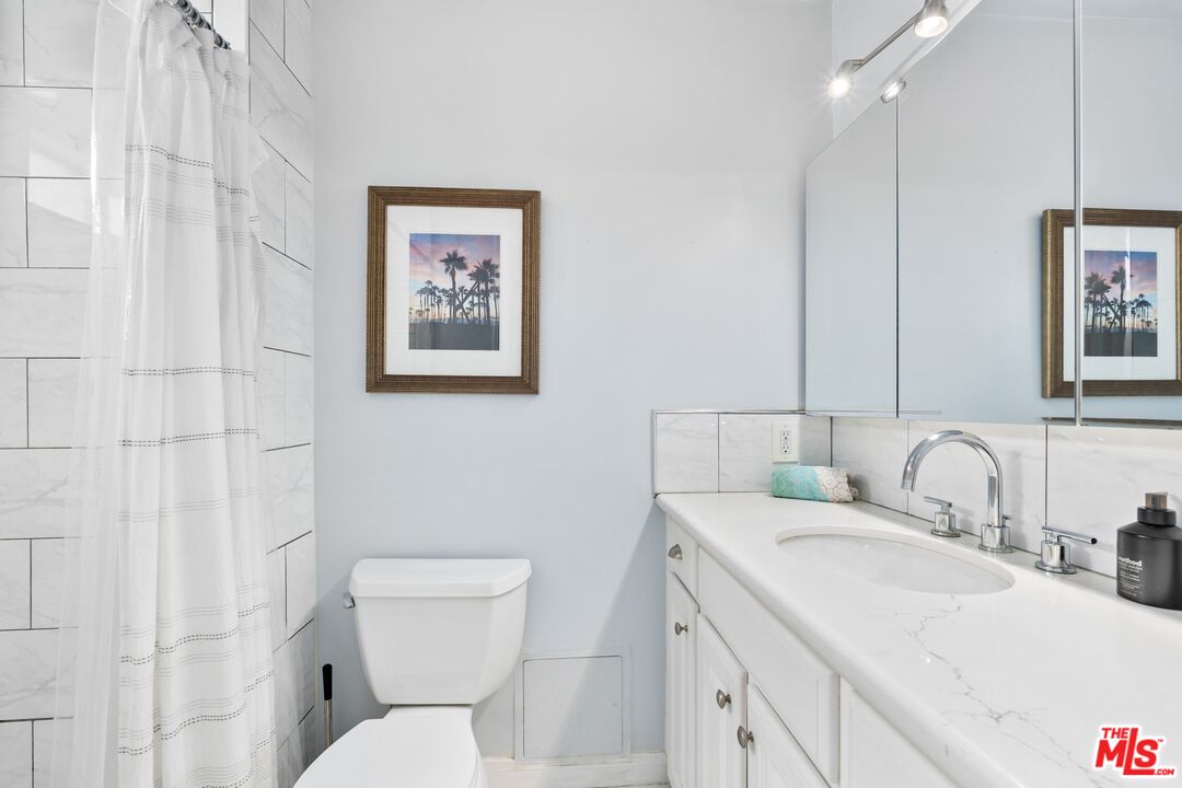 3812 Pacific Ave Unit: 2