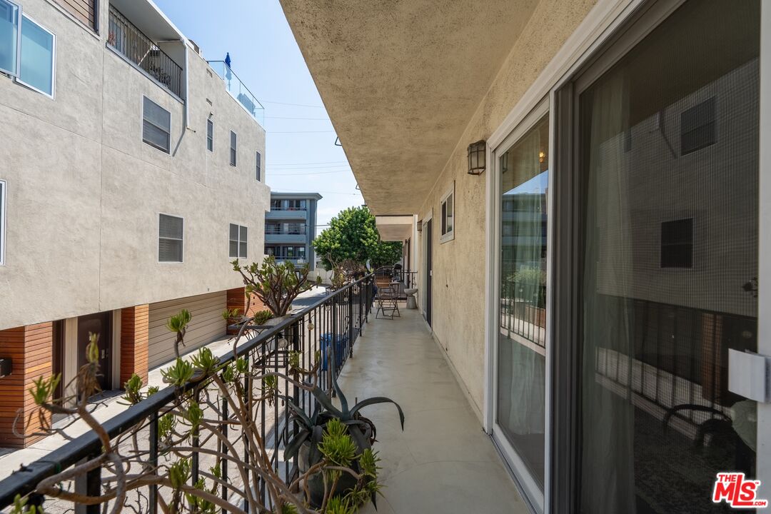 3812 Pacific Ave Unit: 2