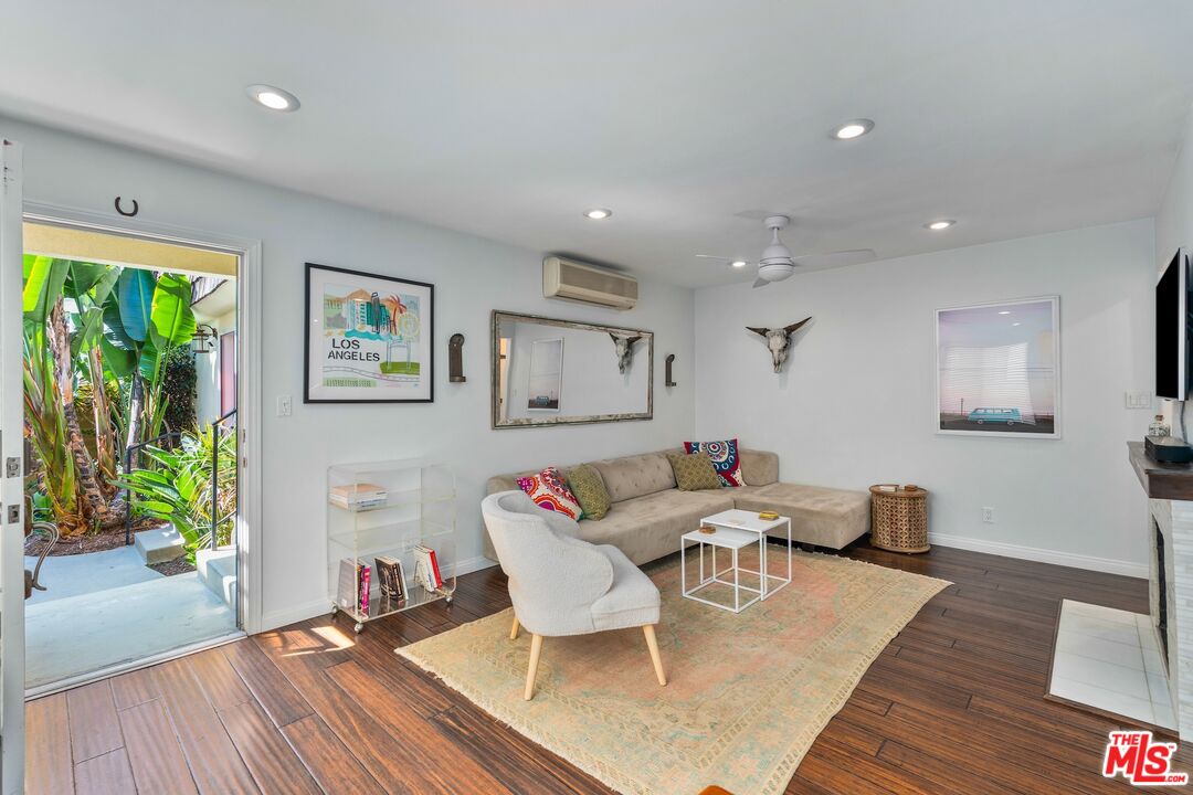 3812 Pacific Ave Unit: 2